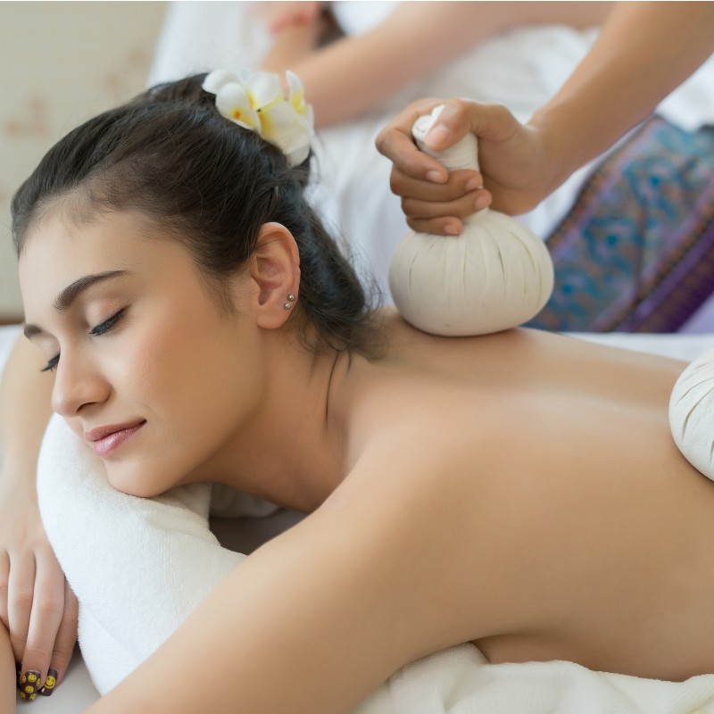 Azijska masaža z zeliščnimi snopki <p> 24.11.2019